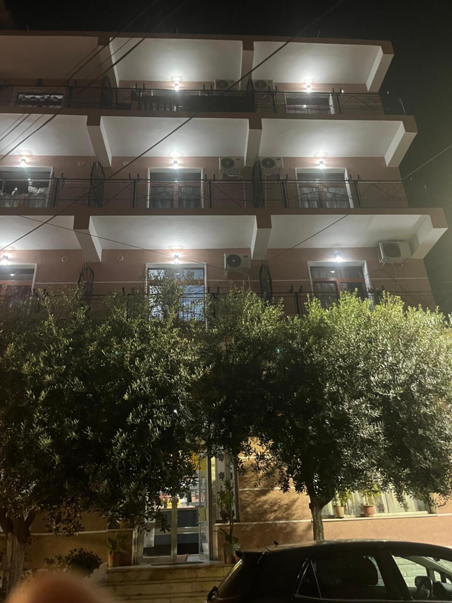 Hotel Luli City Center Dıraç Dış mekan fotoğraf