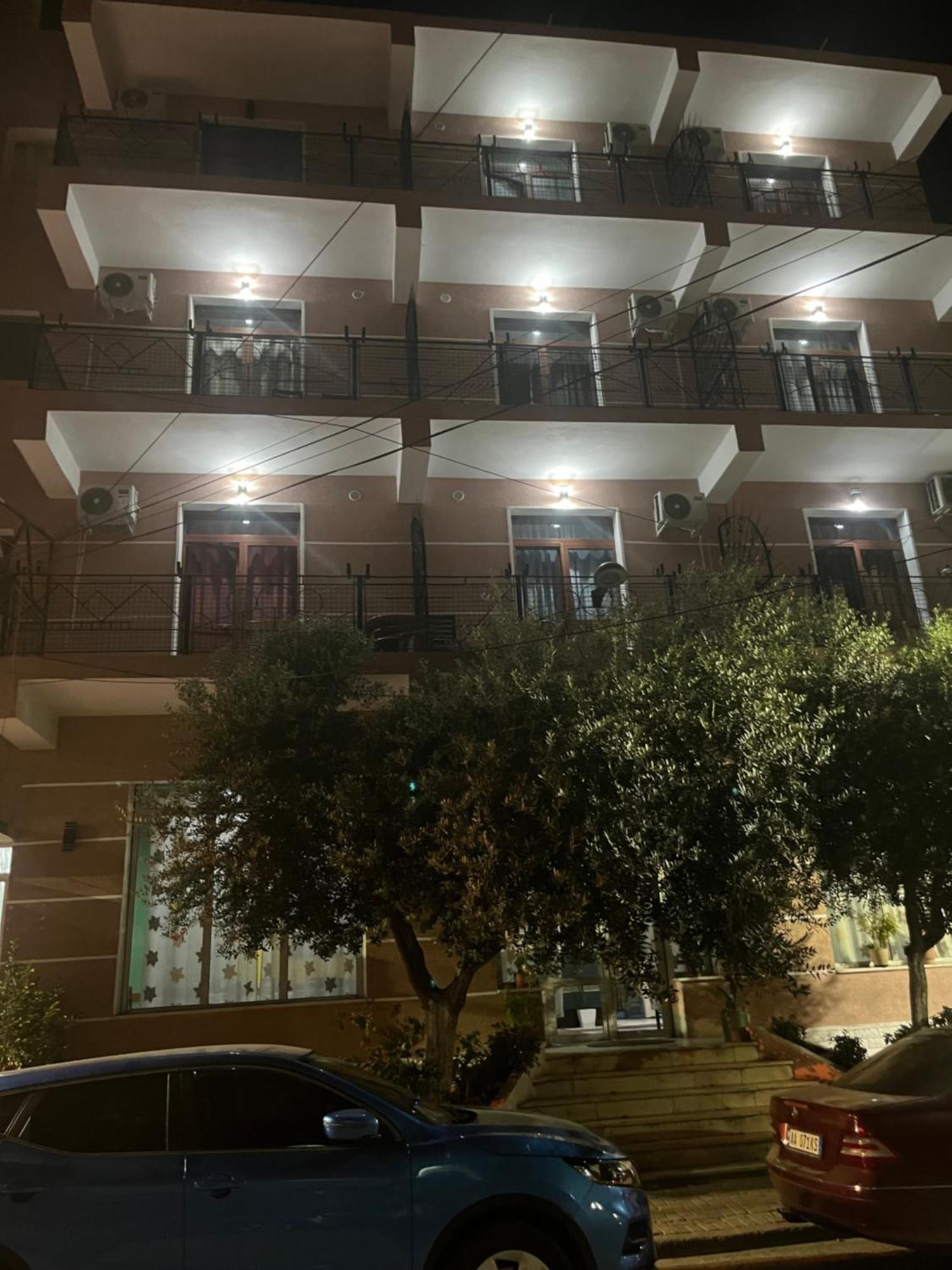 Hotel Luli City Center Dıraç Dış mekan fotoğraf