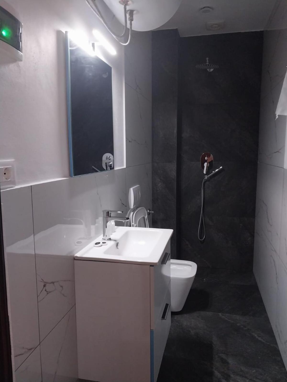 Hotel Luli City Center Dıraç Dış mekan fotoğraf